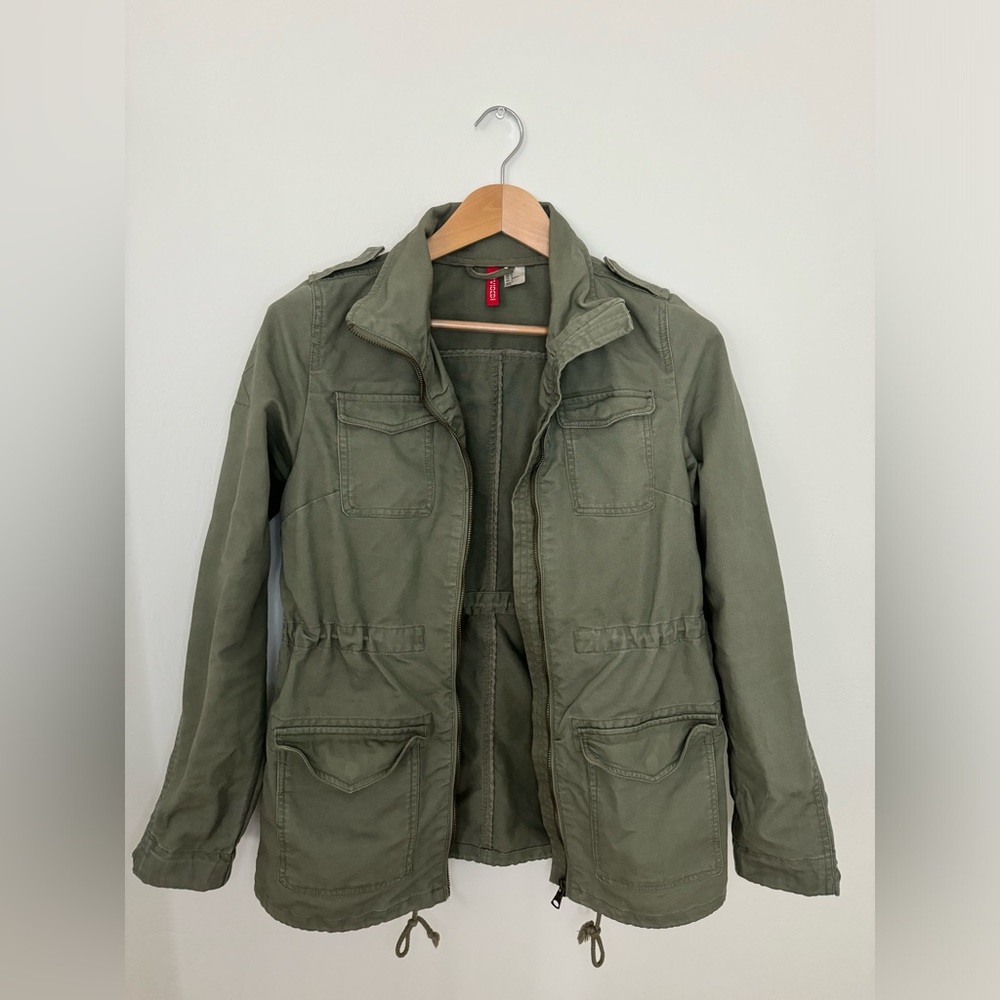 Women’s Olive green jacket. H&M. Size US 6